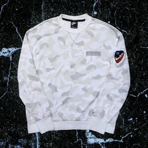 🔥Nike Men’s Camo Crewneck Sweatshirt – Size Medium – New Without Tags